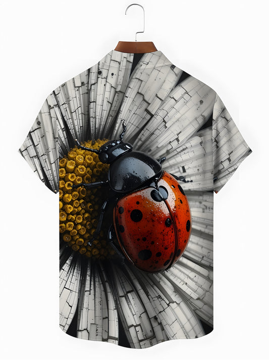Ladybug Floral Print Men's Pocket Short Sleeve Shirts